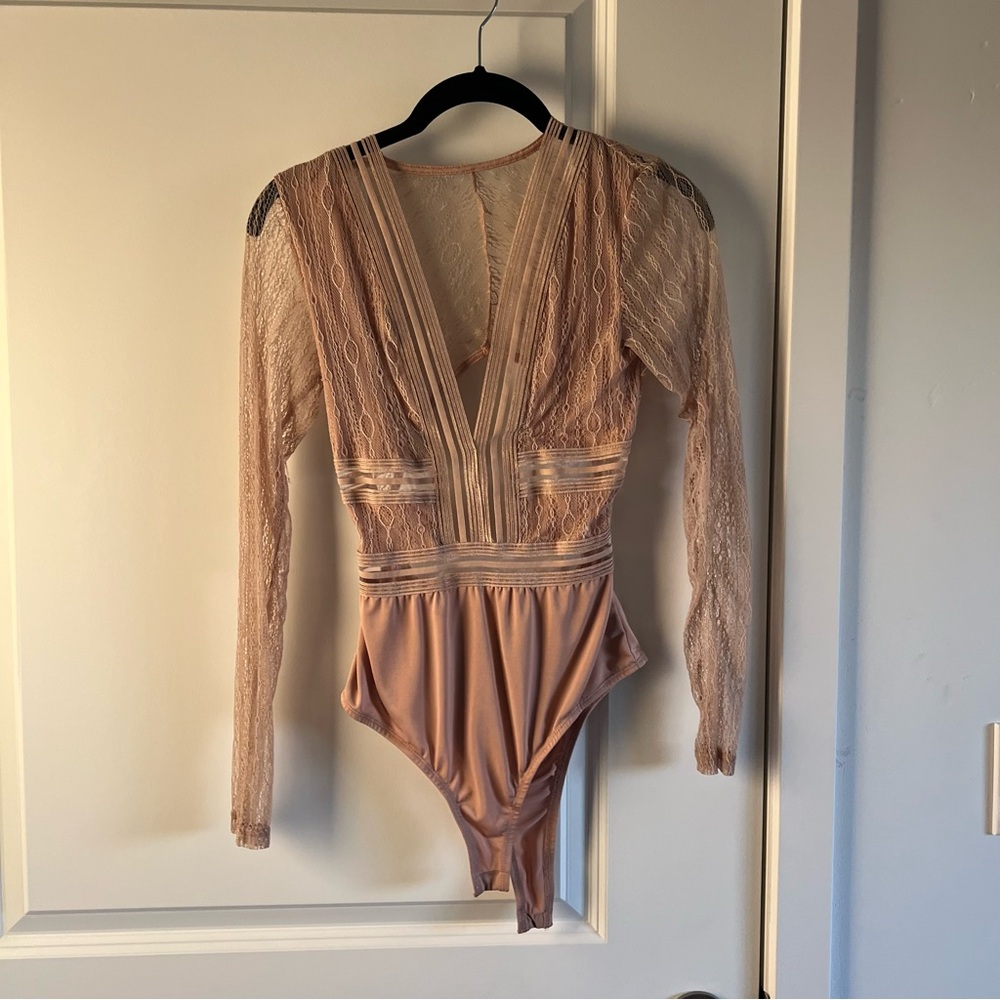 Lulu's Lace Long Sleeve Bodysuit in Nude